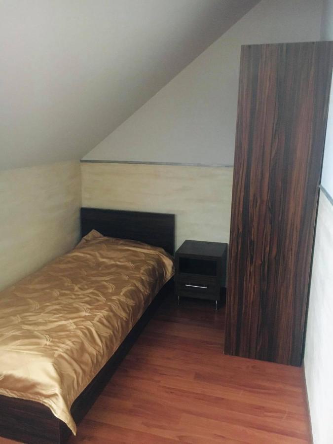 Sosnowy Dworek Apartamento Borków Exterior foto